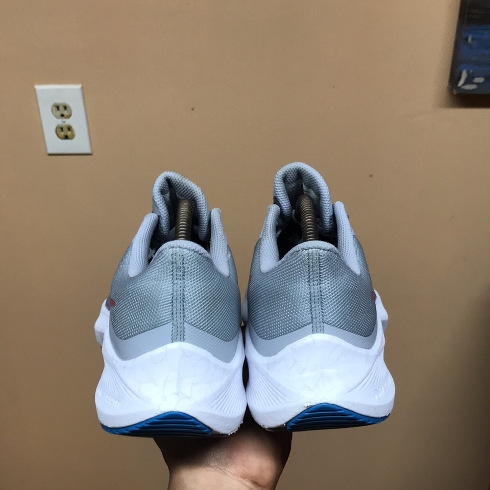 Nike Winflo 8 “Wolf Grey Bright Crimson” - Picture 9 of 15